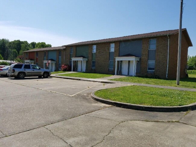 Building Photo - Dexter Grant Townhouses Unit 08