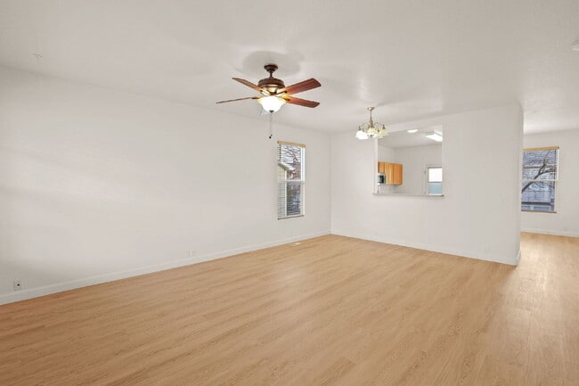 Photo - Well maintained pet friendly townhome, close to downtown.