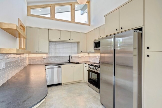 Photo - 907 Kern St Unit B