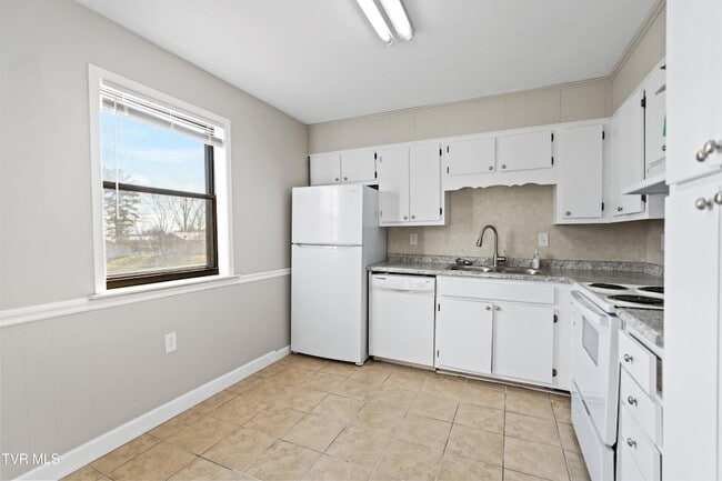 Photo - 1001 Kiser Blvd