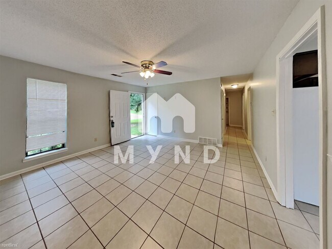 Photo - 3 br, 2 bath House - 3400 Castle Dr