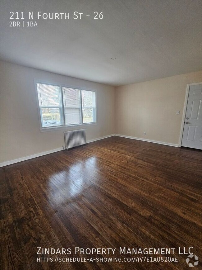 Building Photo - Newly Renovated 2 Bed 1 Bath Apartment in ... Unit 26