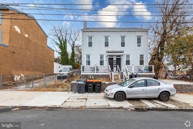 Building Photo - 608 E 9th St Rental