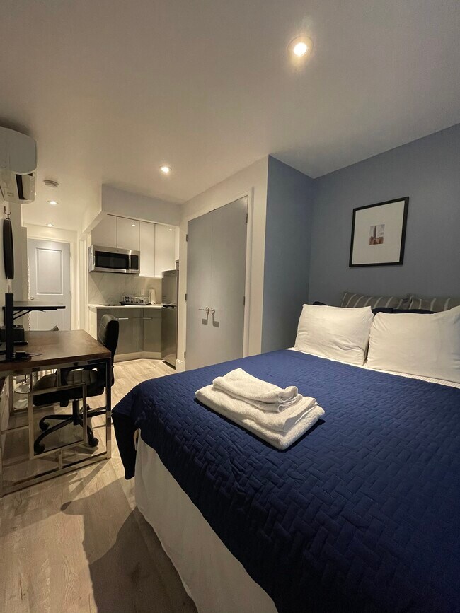 Photo - 143 E 36th St