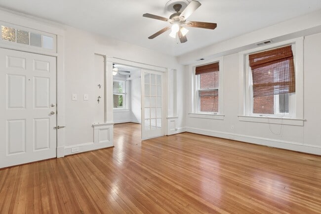 Photo - Beautiful Ghent Condo for Rent !