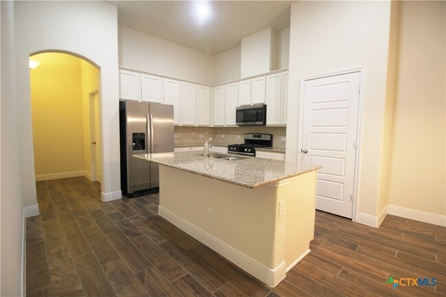 Photo - 1231 Old FM 306
