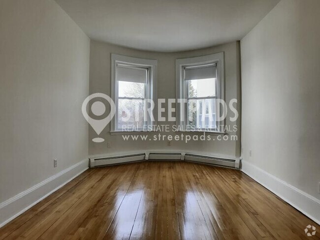 Building Photo - 2 bedroom in Brookline MA 02446 Rental