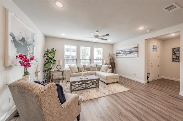 Photo - 9713 Thorncrown Ln