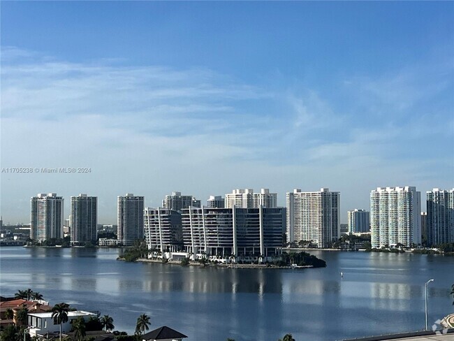 Building Photo - 19380 Collins Ave Unit PH-15 Rental