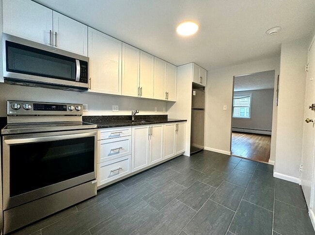 Building Photo - 12 Vinal St Unit 2