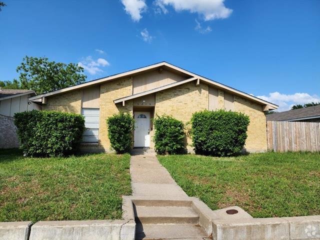 Building Photo - 6215 Cedar Ln Rental