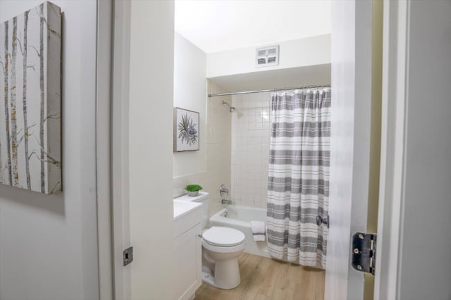 Photo - 2649-2651-2651 Keokuk St Unidad 2649 Keokuk St A1L