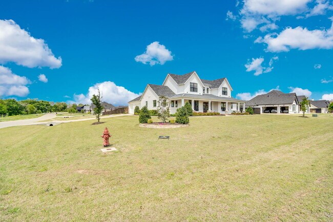 Photo - 140 Farish Ln