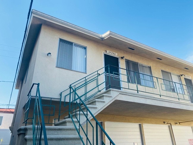 23 1/2 Back Apartment - 3723 Delmas Ter Apartments Unit 23 1/2