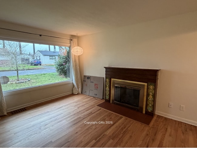 Photo - 12050 NE Broadway