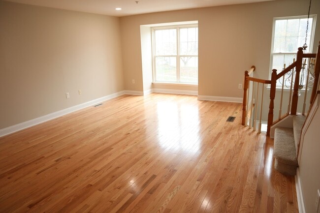 Photo - Exquisite Renovated Townhome in Germantown Estates