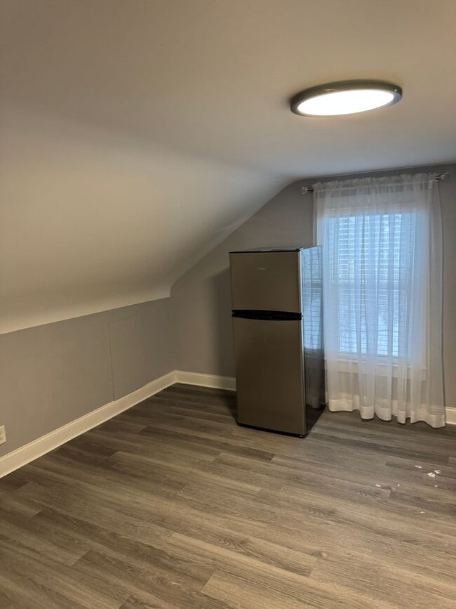 Photo - 2nd floor 2 bedroom 1 bath newly remodeled unit