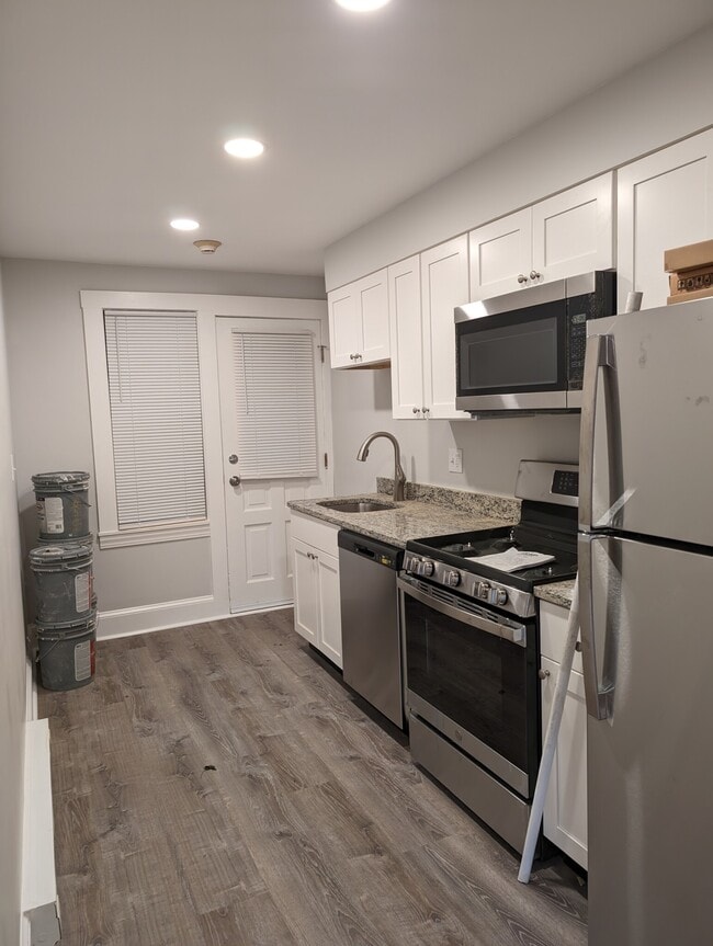 Building Photo - 740 Winthrop Ave Unit 9