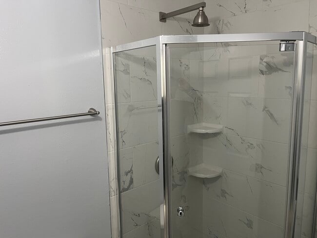 Building Photo - 6018 Barton Ave Unit #4 Rental