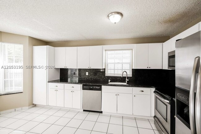 Photo - 621 SW 176th Ave