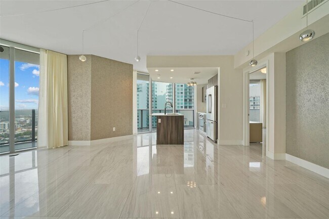 Photo - 488 NE 18th St Unidad 3701