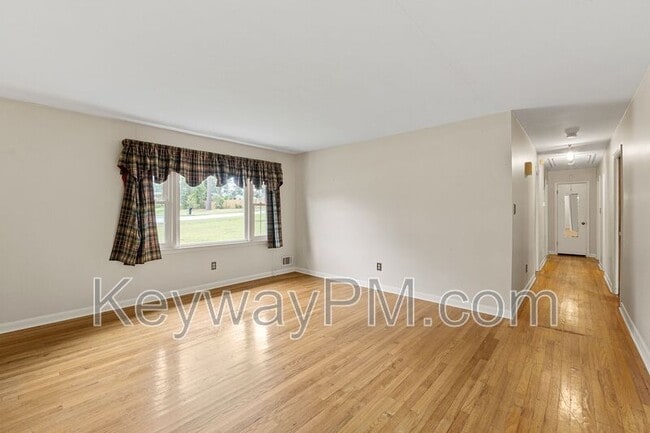 Photo - 1001 Beverly Heights Dr