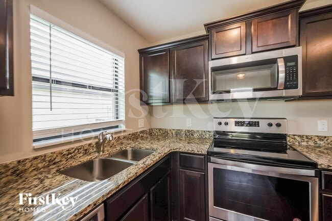 Photo - 1544 Swan Lake Cir
