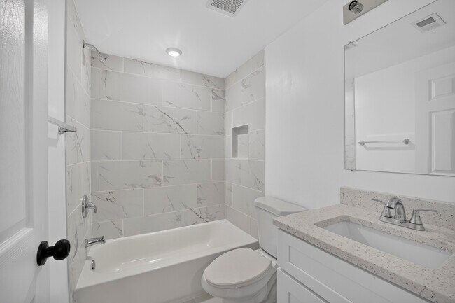 Photo - 1823 E Capitol St SE