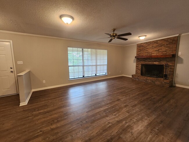 Photo - Charming 3BR Home with a Touch of Country in Dasher!