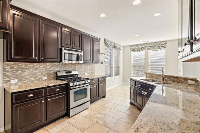 Photo - 2406 Yorkshire Ln