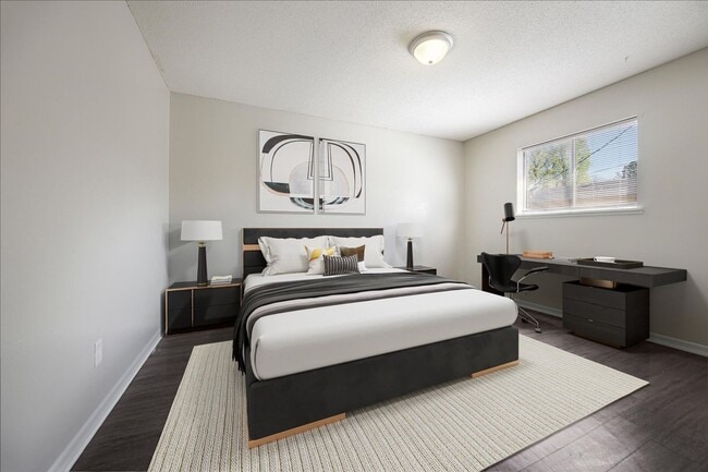 Welcome to Holmes Pointe Apartments!
