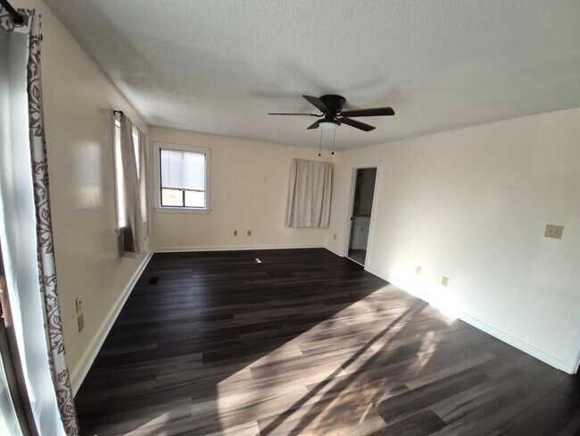 Photo - 217 Bridgewater Dr