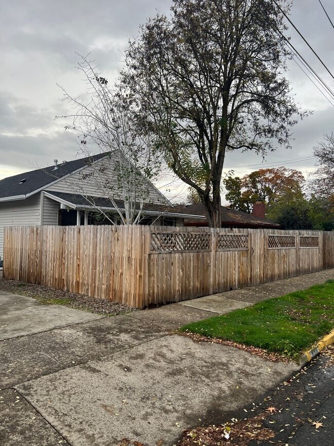 Photo - 3BED 2.5BATH HOME NEAR DOWNTOWN