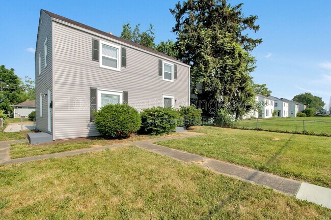 Photo - 1045 S James Rd