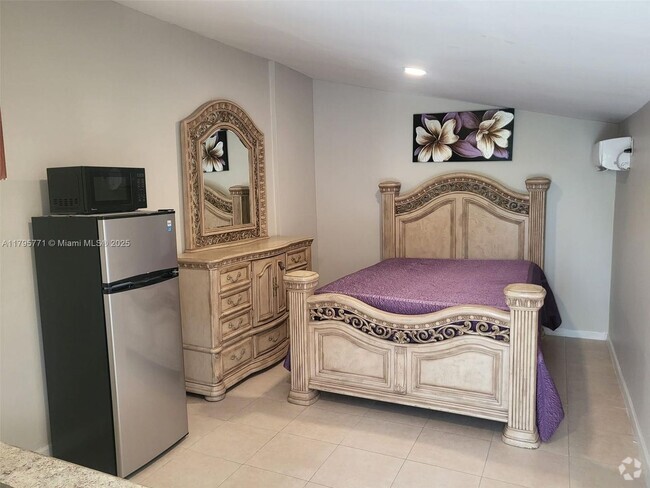Building Photo - 11771 SW 176th St Unit 1-1 Rental