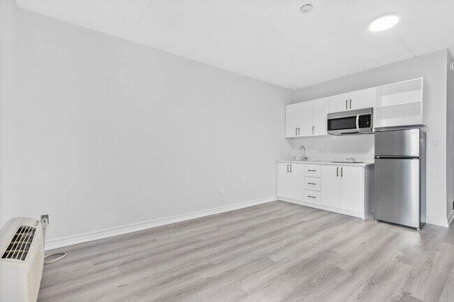 Photo - 2360 Princess St Unit 534