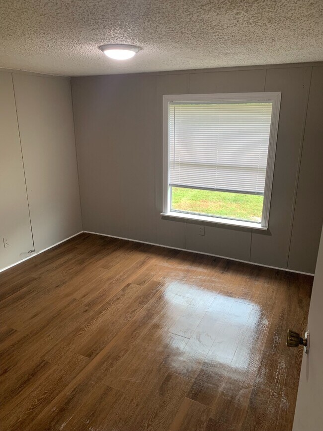 Photo - 2032 Mill Creek Road