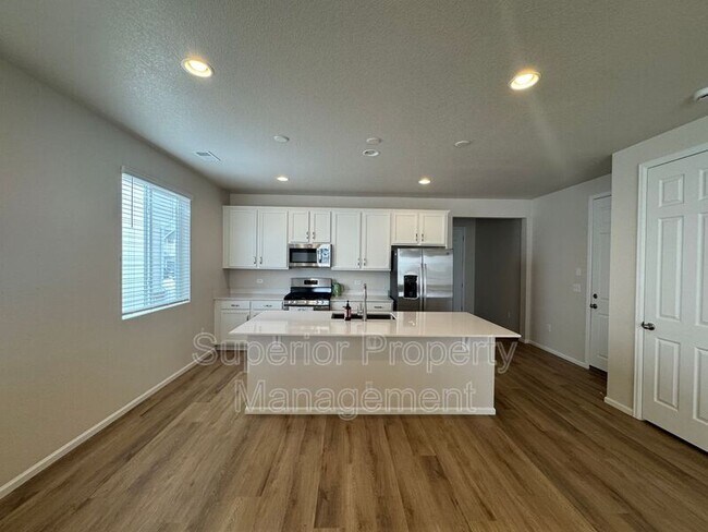 Photo - 981 Sandhills St