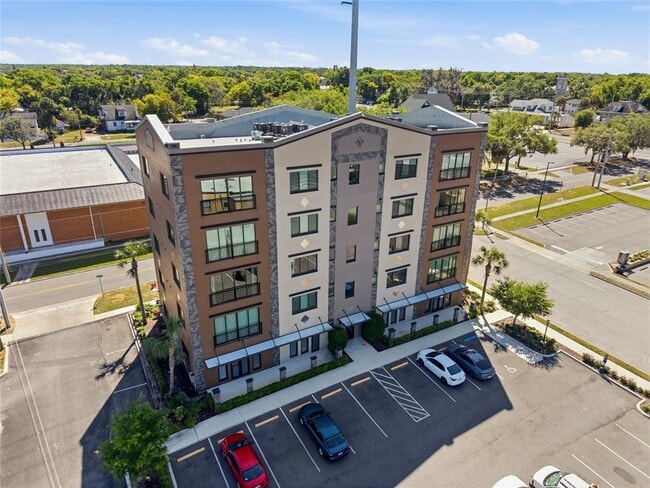 Photo - 100 N Dewey St