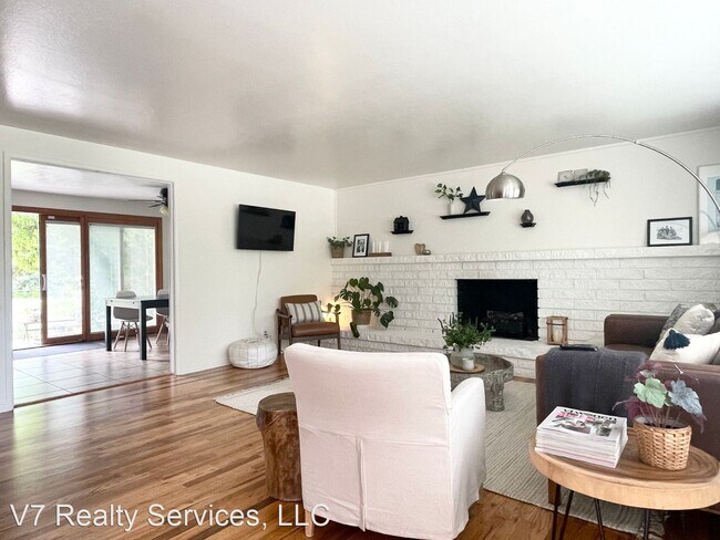 Photo - 4 br, 3 bath House - 7849 S. Nantucket Dr.