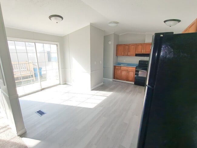 Photo - 83 Deerwood Park