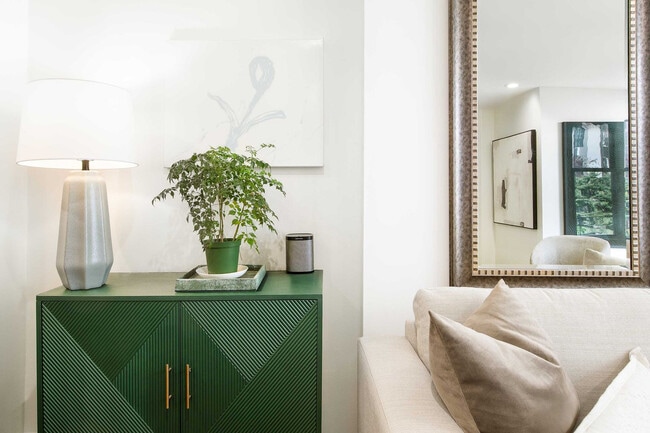 Photo - 323 E 51st St Unit ID1024750P