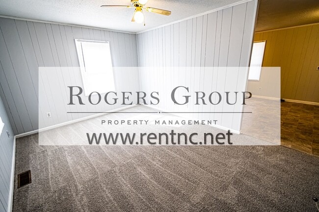 653 N Main St