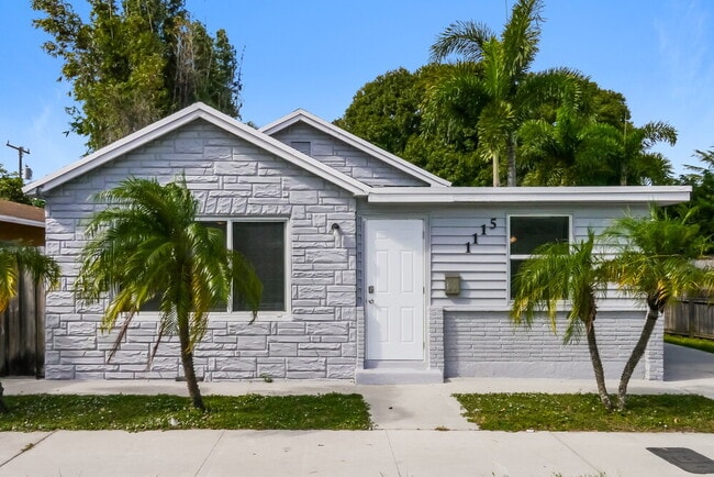 Building Photo - 1115 N Andrews Ave