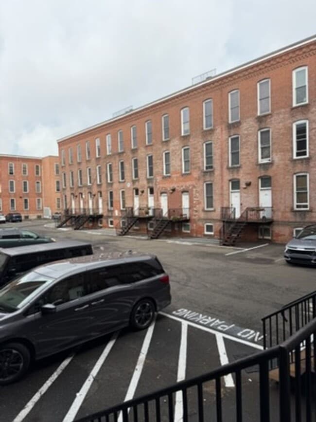Building Photo - 325 Lafayette St Unit 2101