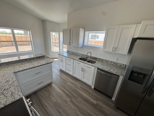 Photo - 2709 W Onyx St