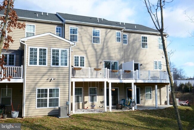 Photo - 326 W Hamlin Ave