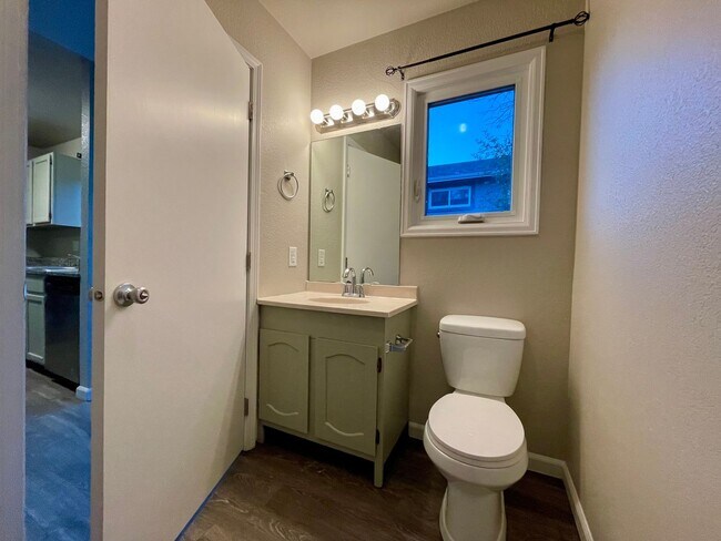 Photo - 219 N Race St Unit C