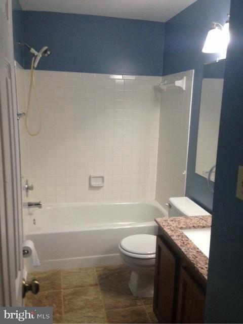 Photo - 6143 Essex House Square Unidad 6143A