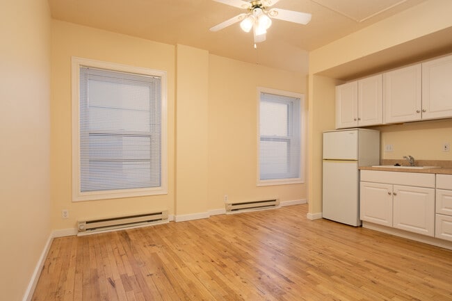 Washington Plaza Apartments